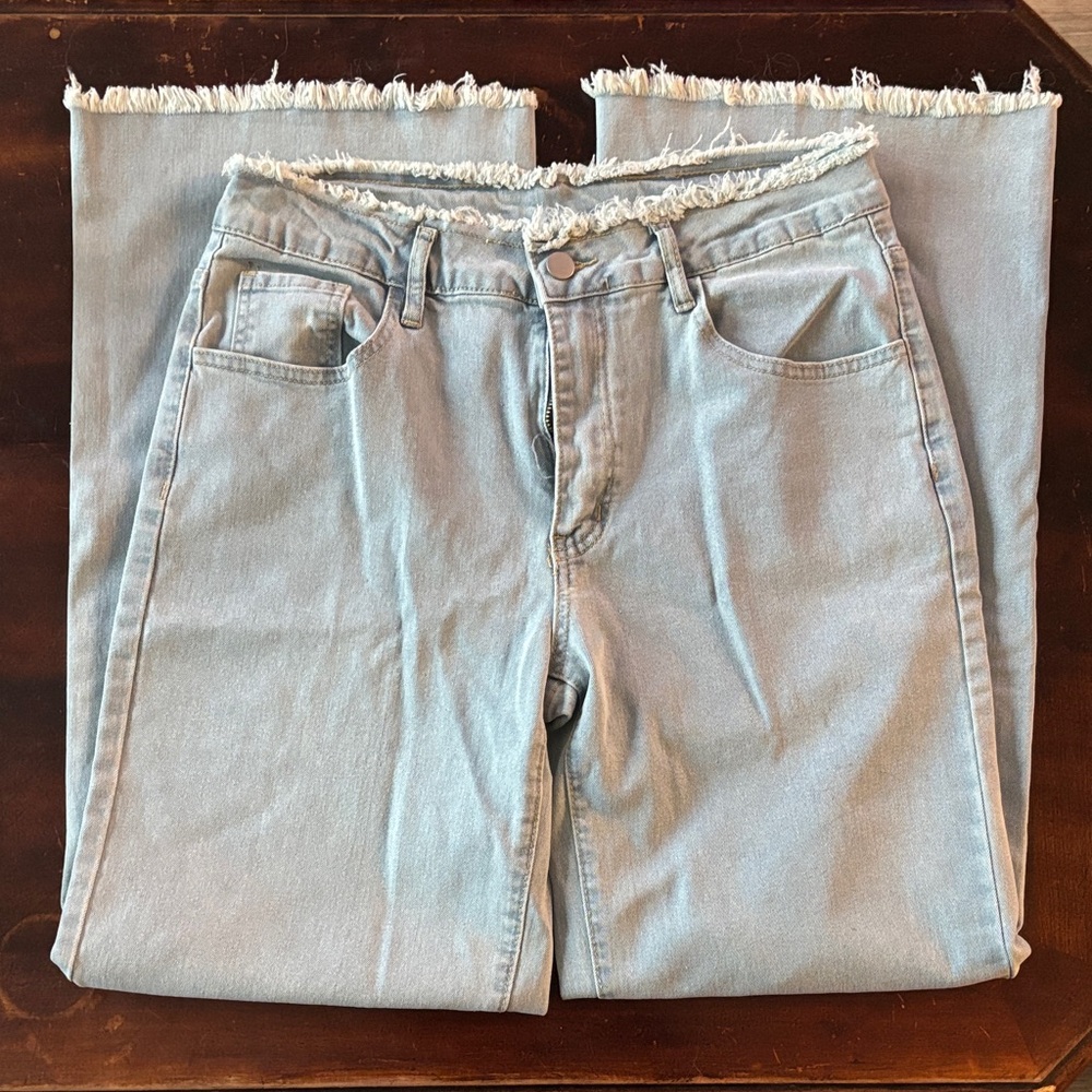 Stylish Light-Wash Women Jeans